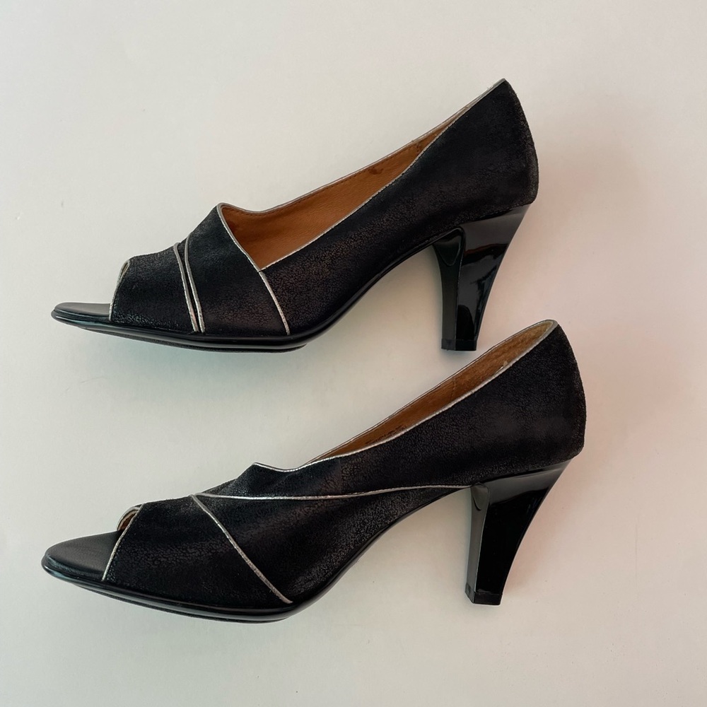 Sofft  Leather Peekaboo Heels